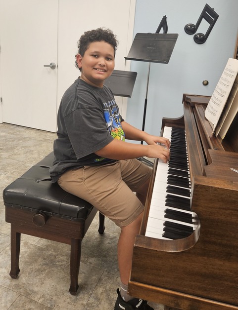 Piano lesson image